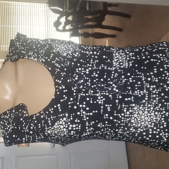 Punto y coma 36 m exploding dot pattern ruffle neckline & bottom hem - Picture 7 of 8